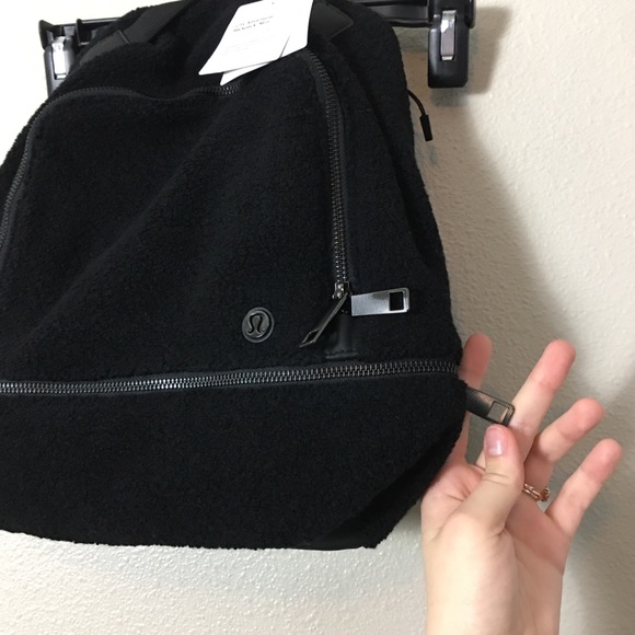 Lululemon City Adventurer Backpack Sherpa - Picture 8 of 8